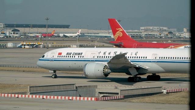 多个外航纷纷停飞中国航线，其背后原因有三，不失为一条正确道路