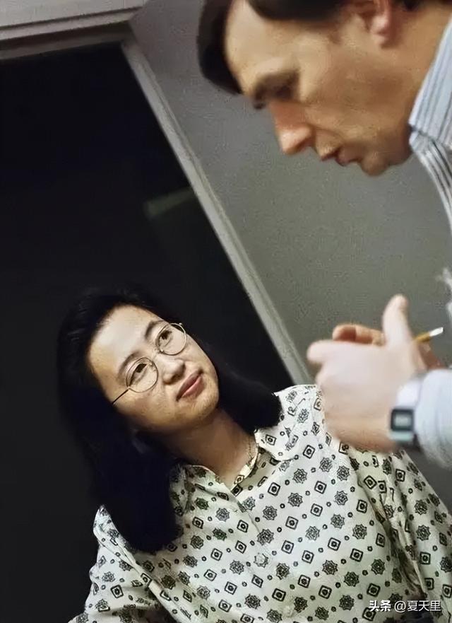顶着骂名给中国送技术，年薪超4亿的她，为何敢和美国对着干