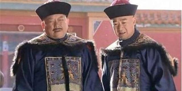 野史：乾隆出上联：坐北朝南吃西瓜，皮往东放！纪晓岚不敢对下联