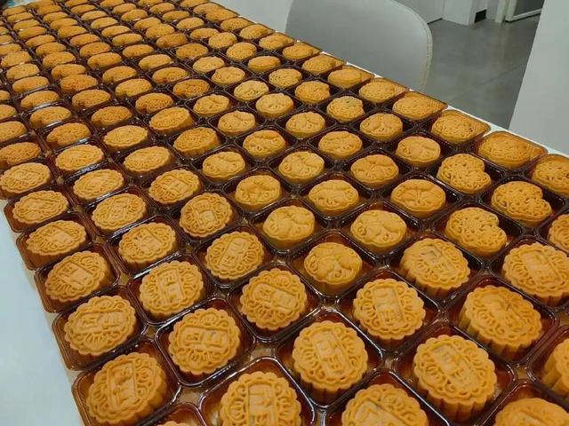 中秋卖不完的月饼哪里去了