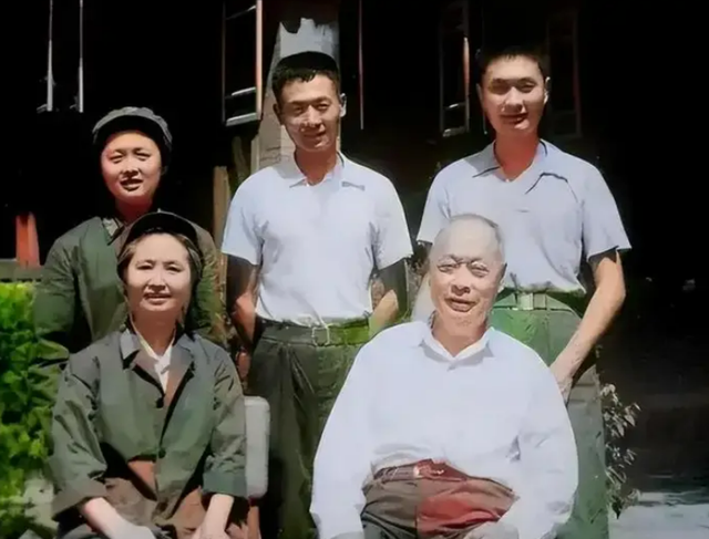 陈老总逝世后，叶帅通知家属谈话，张茜后来问：抓不住那个东西吗