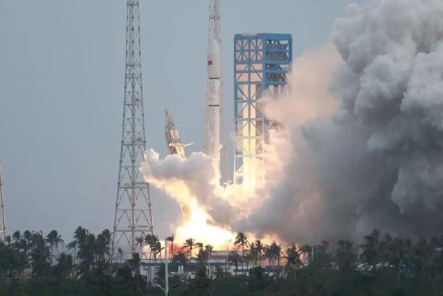 SpaceX已部署8000颗，中国万颗卫星计划曝光！背后有啥机会？