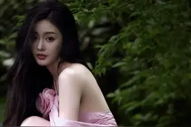 🕊️💋张天爱❤️泳装秀掀起热潮，优雅身形令人羡慕图片