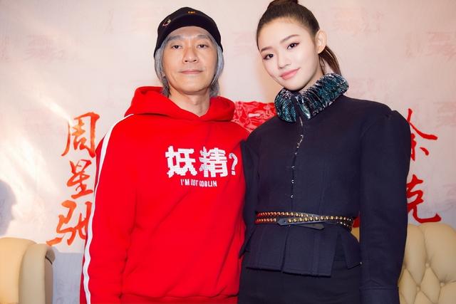 表面是清纯小白花，背地里“风流成性”，这几位谁最让你意想不到