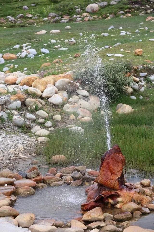 格聂南线12处宝藏打卡点,雪山花海与野趣温泉全攻略