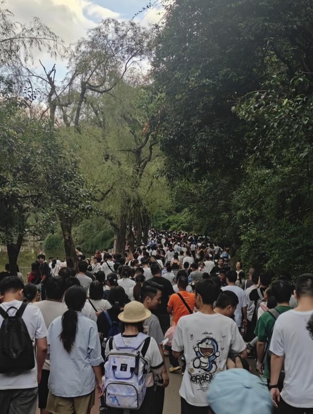 盘点国庆最堵人的景点
