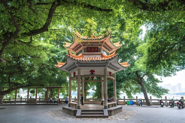 南宁火柴厂“冬泳亭”火花