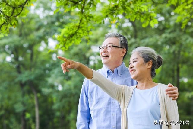 两性关系：男人要知道，女人不管多大年龄，都喜欢身边有人陪！