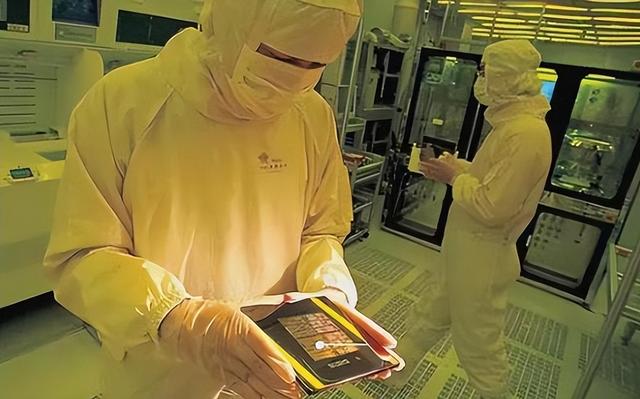 要中国厂商忍辱负重？美芯片宣布出货！英伟达撕开了国产芯遮羞布