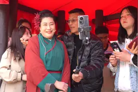 开封“王婆”回应角色争议，称曾因焦虑暴瘦20斤图片