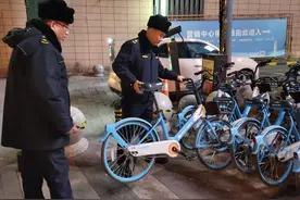 市城管执法局沈河区执法分局倾力护航彩塔夜市“夜经济”图片