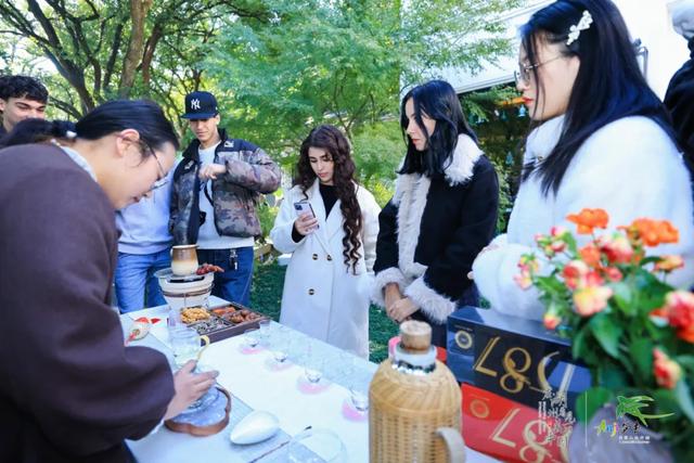 沪杭通世界，龙王山茶香映安吉！