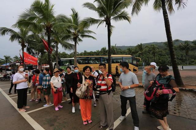 新加坡总统，中国不要自给自足，海南封关将会砸了新加坡的铁饭碗