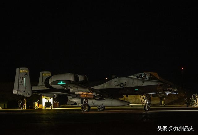 100枚导弹从天而降，美军发起斩首行动，特朗普下令，俄英法失声