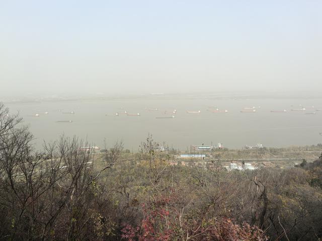 南京栖霞山一日徒步，游千年古刹，看漫山红叶