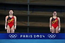 女孩走上10米跳台图片