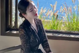 35岁嫂子，被欺负后，妈妈竟然让我娶了她。图片