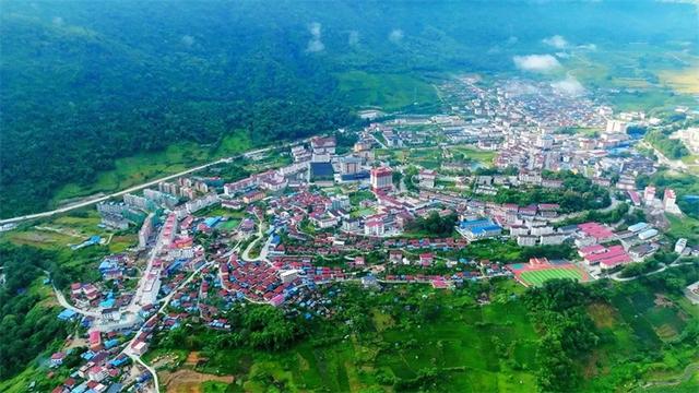 墨脱：十年蝶变，“秘境莲花”绽放旅游富民新画卷