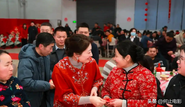 宗馥莉首度回应娃哈哈风波，三句话表明立场，难怪杜建英斗不过她