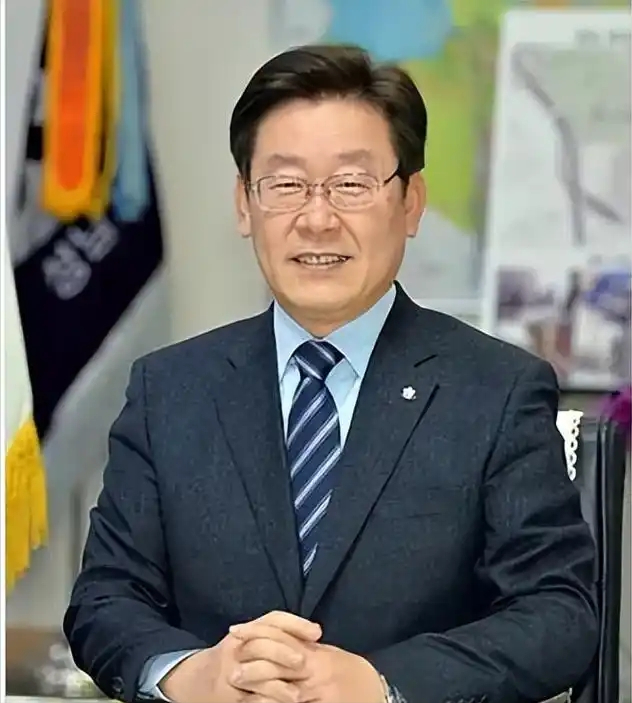 日本宣布直接亮导弹！高市早苗不再犹豫，再犹豫中国帮手就全到了