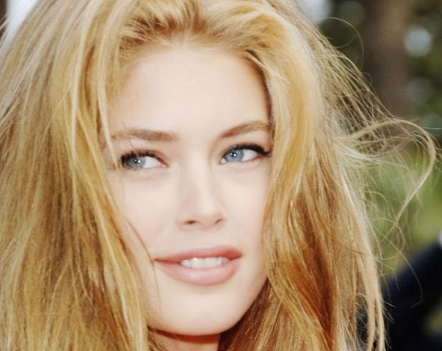 以色列美女来中国旅游，回国时机场叹息：难怪以色列比不过中国！