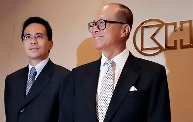 中美最关键一战降临，27号决战前，中方出手将军，李嘉诚如履薄冰