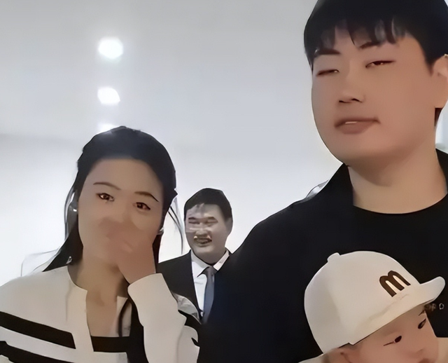 大衣哥案终于判了，全网大快人心，但有一人怕是肠子都要悔青了