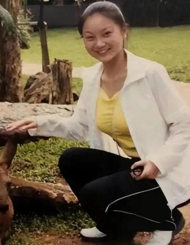 74岁张艺谋年老色衰，小31岁娇妻花开正旺，再恩爱也难逃残酷现实