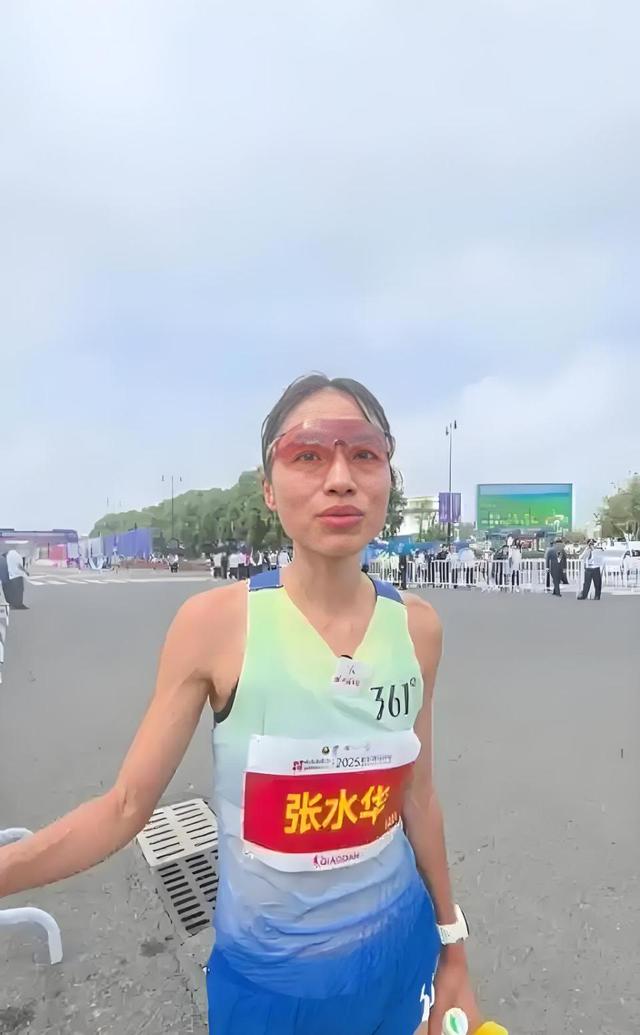 “最快女护士	”辞职，经济学家发文力挺，体制内辞职的人会后悔吗