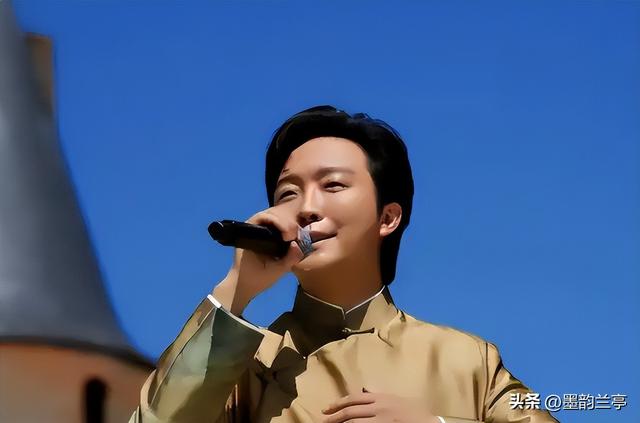 善恶终有报！47岁“跌落神坛	”的李玉刚，终是活成了“跳梁小丑”