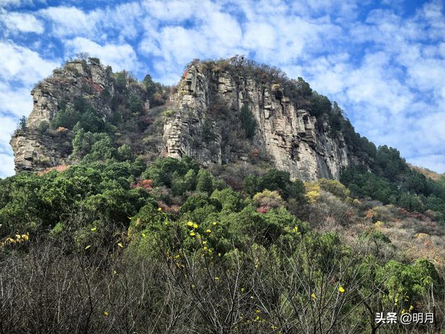 龙洞胜境尤奇崛