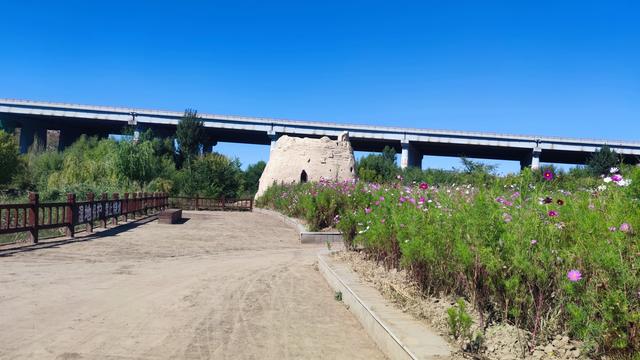 包头，溜达昆都仑河公园、湿地公园、赵长城遗址、昆都仑召、蓝伽