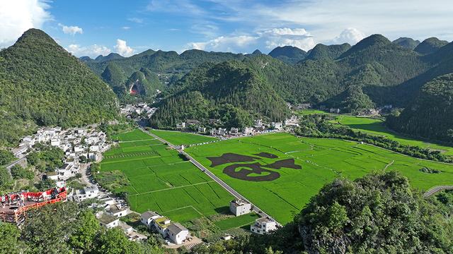 兴义：万峰林暑期“上新” 沉浸式玩法解锁文旅新浪漫