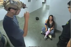 苏州真人CS女子破防打人，躺地上撒泼，自称抑郁症，完整经过曝光图片