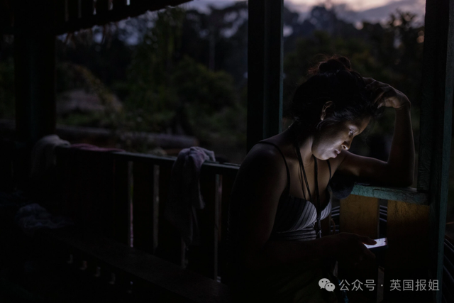 亚马逊土著部落罕见出林想当城里人？专家苦劝：城里哪有老家好！