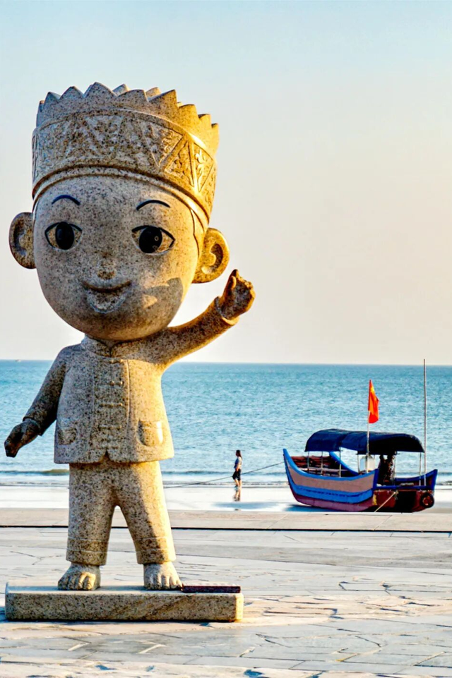 广西这座沿边、沿海、沿江的城市，一步横跨两国，10元直达越南！