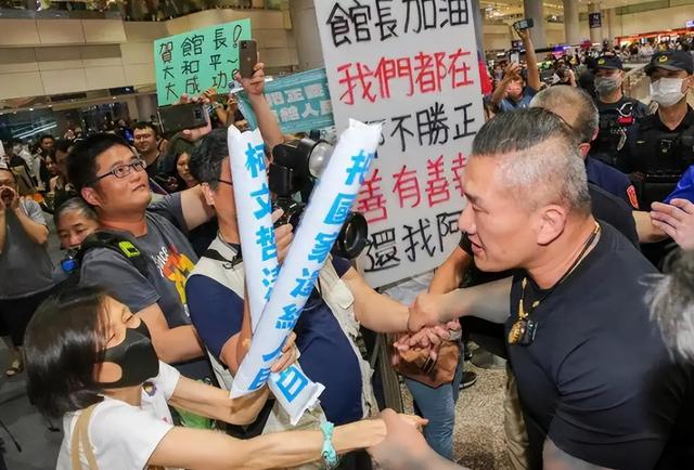 国台办重磅表态，这些人可以出席九三阅兵，赖清德满盘皆输