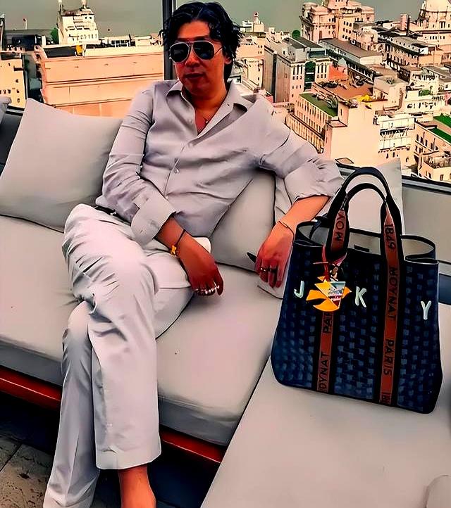 为什么劝你多背“托特包”，看上海男人就懂了，简约低调又有格调