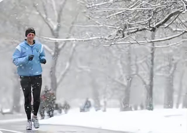 冬天跑步不遭罪！5个实用妙招让你暖身又护膝