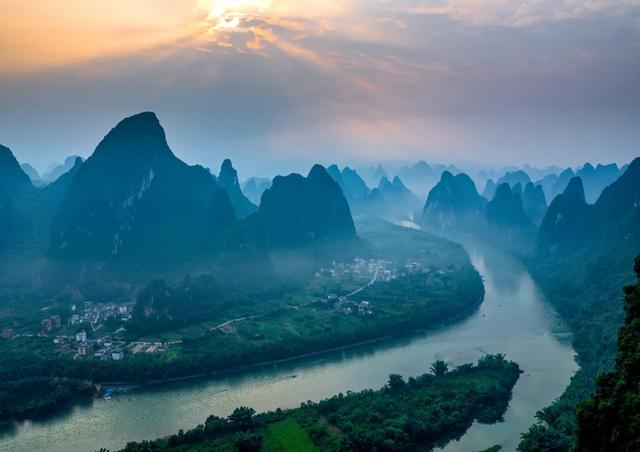 适合一个人旅行的5座城市,物价低,景色美,累了就去小住几天