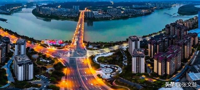 颠覆我认知的乐山，2 条高铁、8 条高速贯穿全域