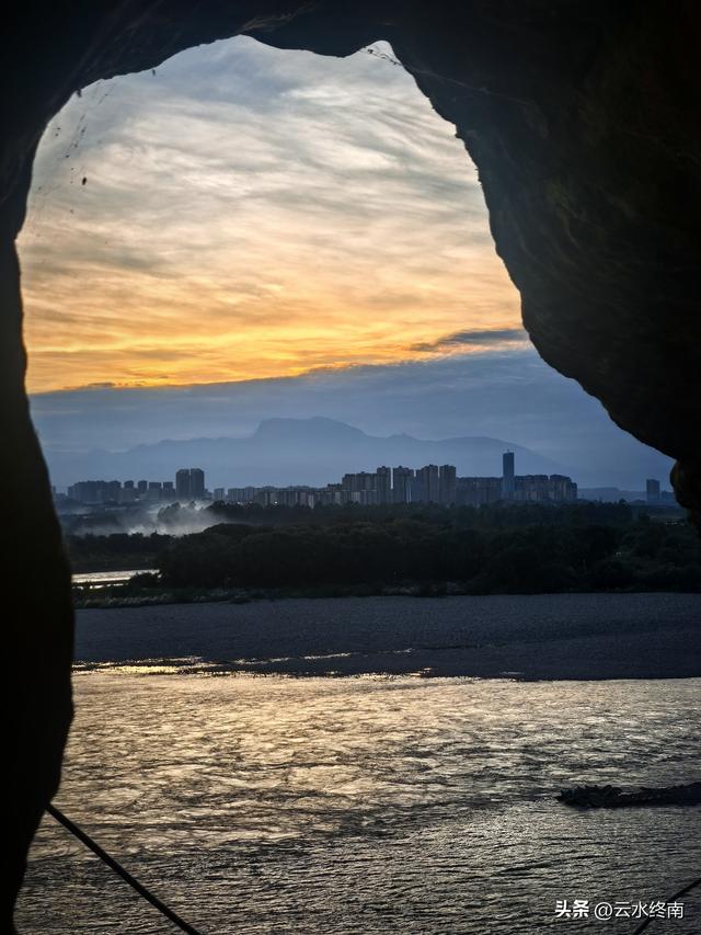 乐山大佛是哪尊佛？为什么是唐代的佛身，民国的佛头？能镇水吗？