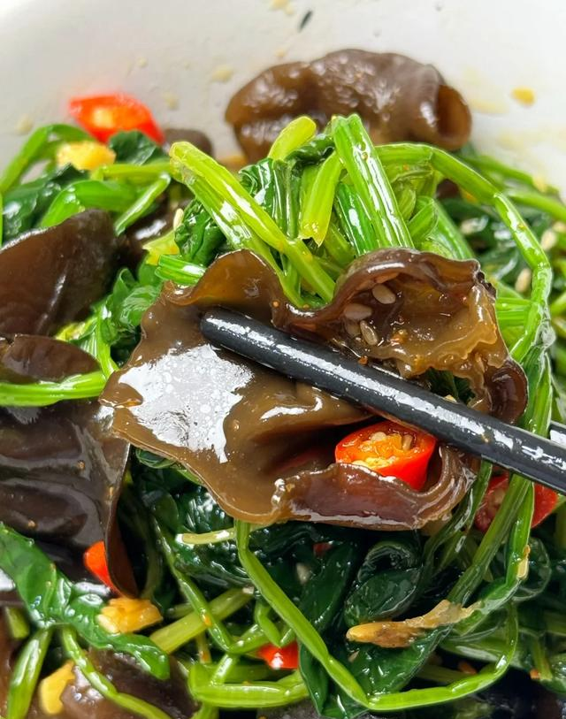 “血管清道夫”被发现！才3块1斤，清垃圾降血脂，中老年人要多吃