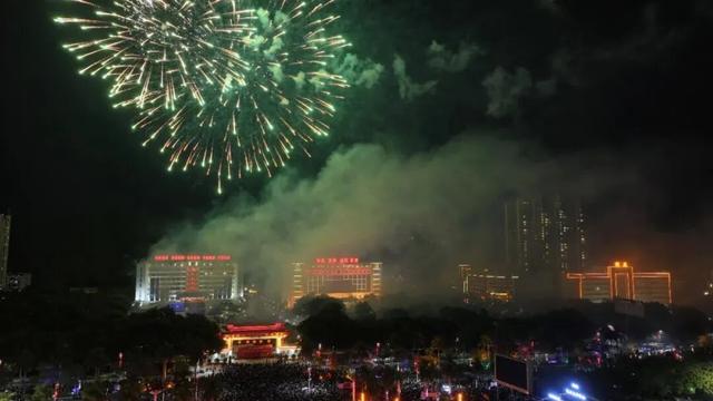 定了！元宵节，肇庆这些地方将有大型烟花秀！
