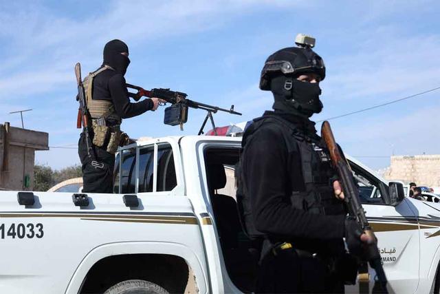 美军出动百枚精确制导弹药	，回应叙利亚境内致命伏击