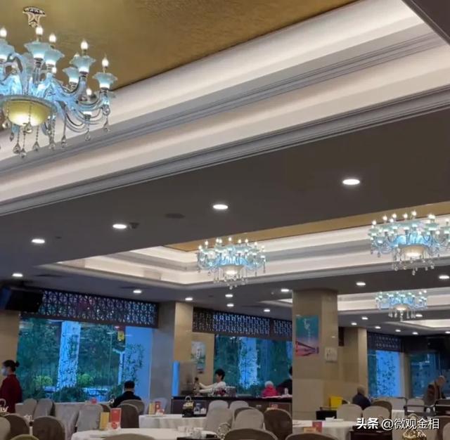 坐落于广州市中心的一家皇家园林式酒店广东迎宾馆