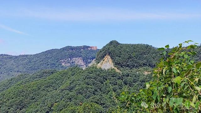 秭归长阳巴东交界的香龙山,香火旺盛,那里风景怎样?会开发么?