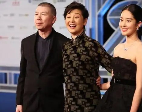 冯小刚被曝离婚？妻子徐帆不再隐忍，自曝婚姻真相，拿捏冯小刚