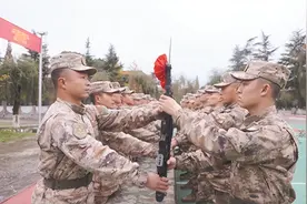 第77集团军某旅探索创新新兵训练模式——从“第二适应期”到“拔节成长期”图片