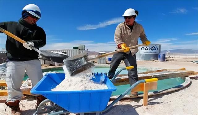 又一个中国伙伴倒向美国，撕毁合同	，骗走20亿！把矛头对准了中国